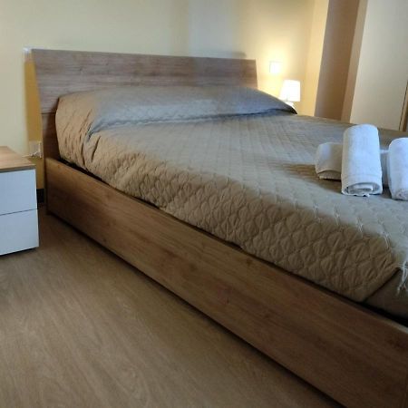 The Walls Apartment Lucca Bagian luar foto