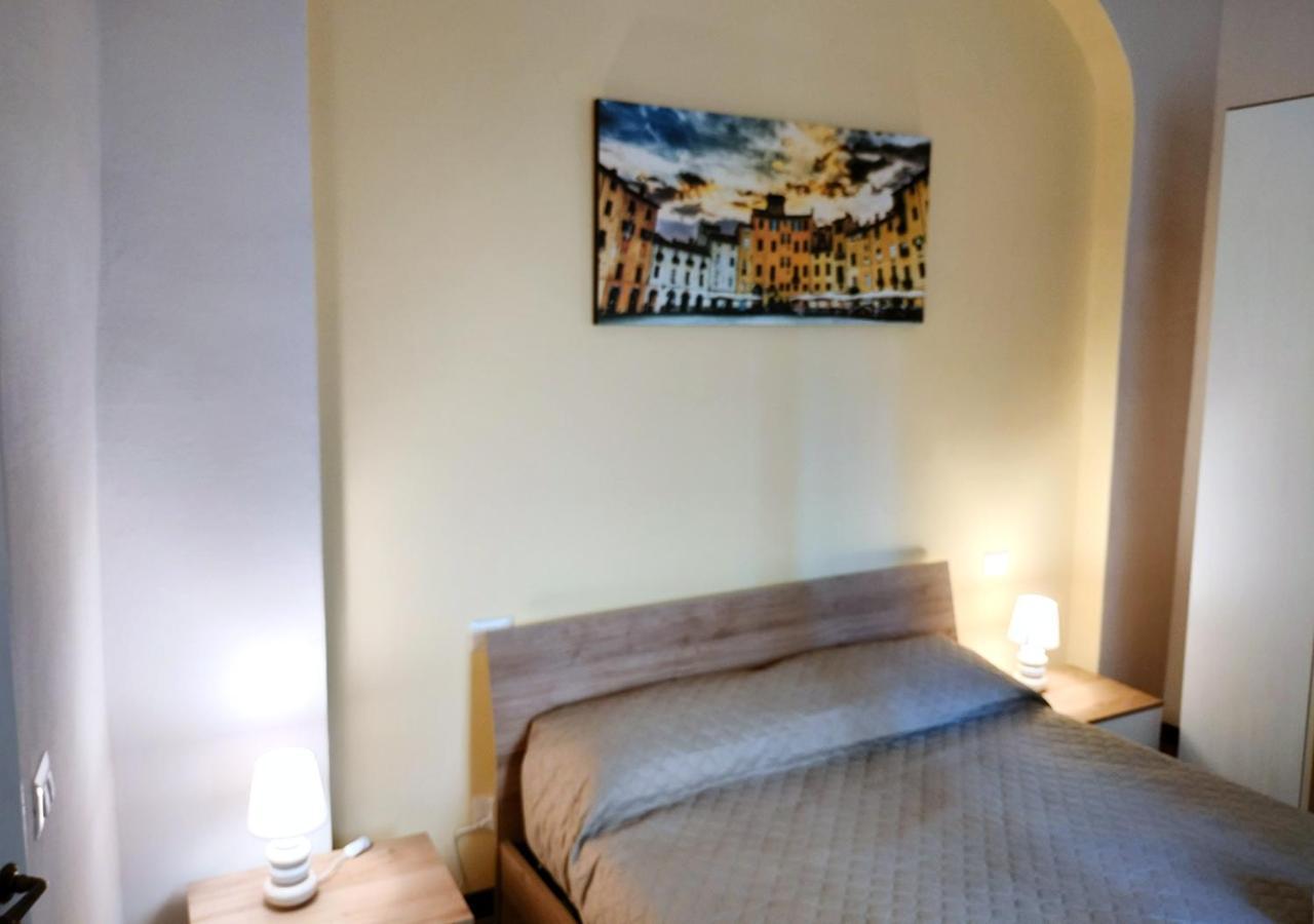 The Walls Apartment Lucca Bagian luar foto